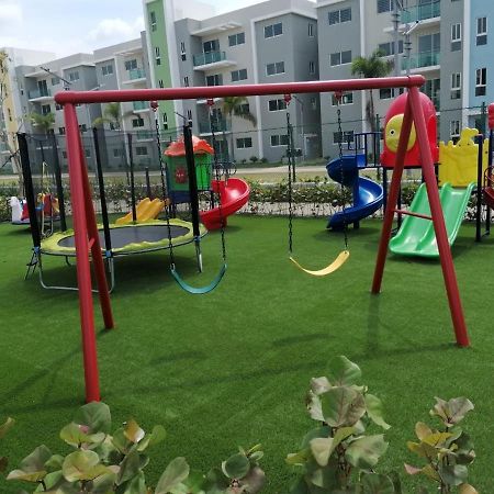 Confortable Apartamento De 3 Tres Habitaciones, Con Hermosa Vista De Area Verde, Ademas De Piscinas Y Juegos Infantiles En Area Recreativa 산티아고 데 로스 카바예로스 외부 사진