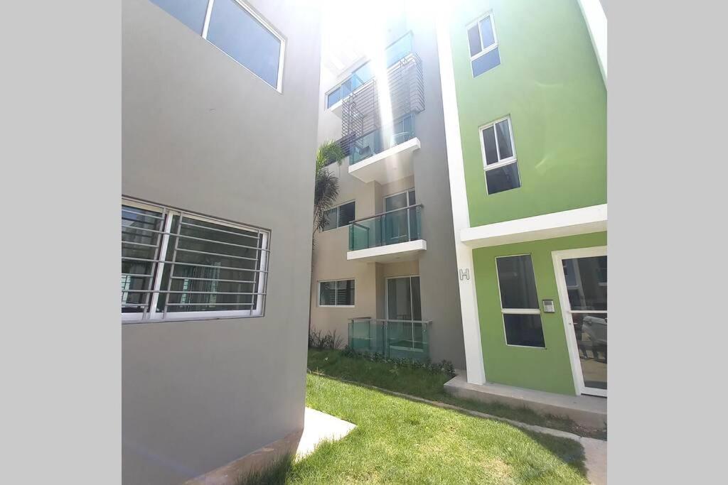Confortable Apartamento De 3 Tres Habitaciones, Con Hermosa Vista De Area Verde, Ademas De Piscinas Y Juegos Infantiles En Area Recreativa 산티아고 데 로스 카바예로스 외부 사진