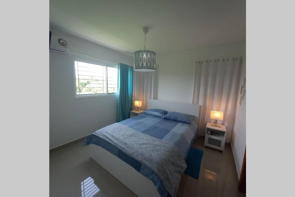 Confortable Apartamento De 3 Tres Habitaciones, Con Hermosa Vista De Area Verde, Ademas De Piscinas Y Juegos Infantiles En Area Recreativa 산티아고 데 로스 카바예로스 외부 사진
