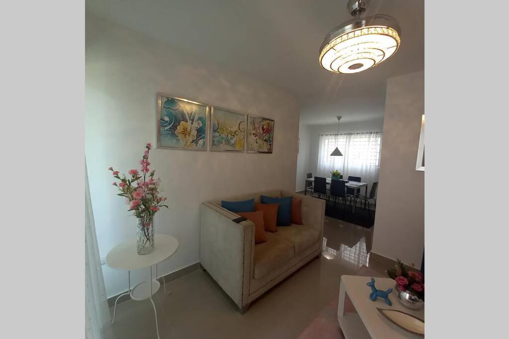 Confortable Apartamento De 3 Tres Habitaciones, Con Hermosa Vista De Area Verde, Ademas De Piscinas Y Juegos Infantiles En Area Recreativa 산티아고 데 로스 카바예로스 외부 사진