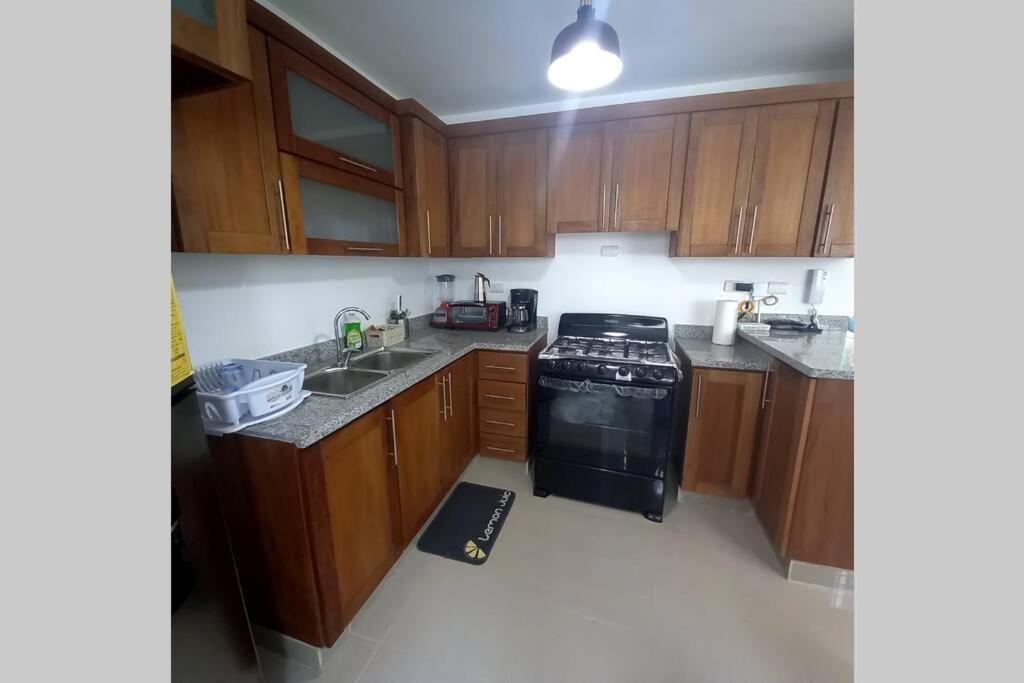 Confortable Apartamento De 3 Tres Habitaciones, Con Hermosa Vista De Area Verde, Ademas De Piscinas Y Juegos Infantiles En Area Recreativa 산티아고 데 로스 카바예로스 외부 사진