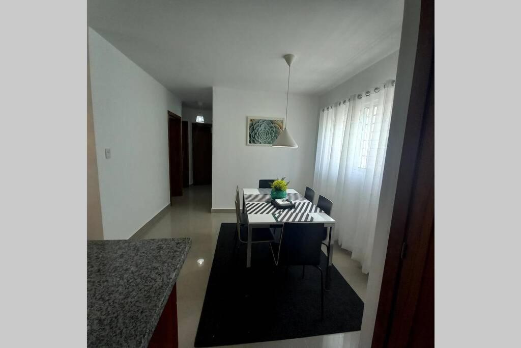 Confortable Apartamento De 3 Tres Habitaciones, Con Hermosa Vista De Area Verde, Ademas De Piscinas Y Juegos Infantiles En Area Recreativa 산티아고 데 로스 카바예로스 외부 사진